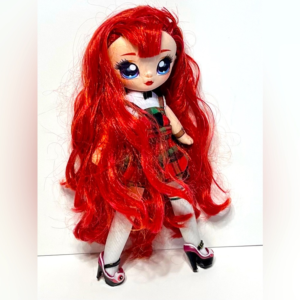NA NA NA Teen Surprise Doll Samantha